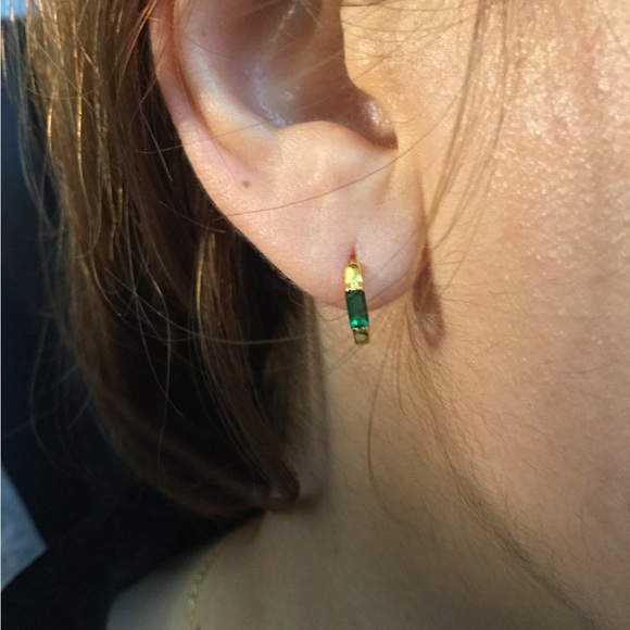 Silver earring. - Picture 2 of 2